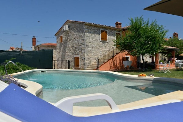 Foto van Authentic Istrian Rooms for Unforgettable Stays - Doube Room - Pool