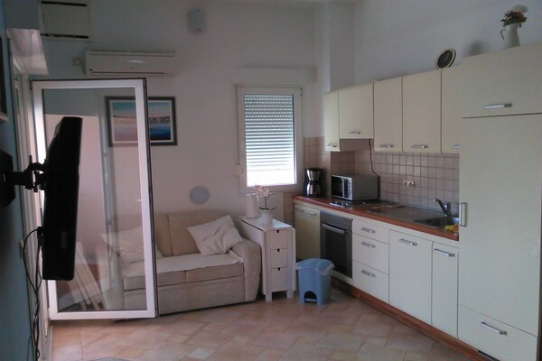 Foto van Appartement in Zaboric vlakbij het strand - Vakantiehuis in Žaborić - LivingRoom