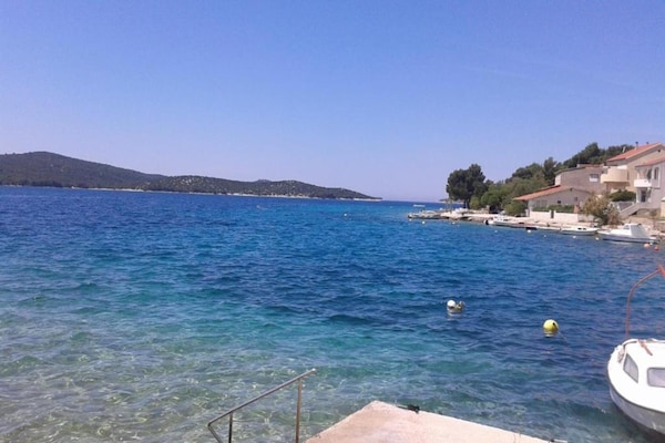 Foto van Appartement in Zaboric vlakbij het strand - Vakantiehuis in Žaborić - AreaSummer1KM