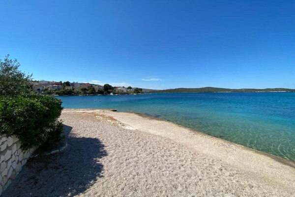 Foto van Appartement in Zaboric vlakbij het strand - Vakantiehuis in Žaborić - AreaSummer5KM