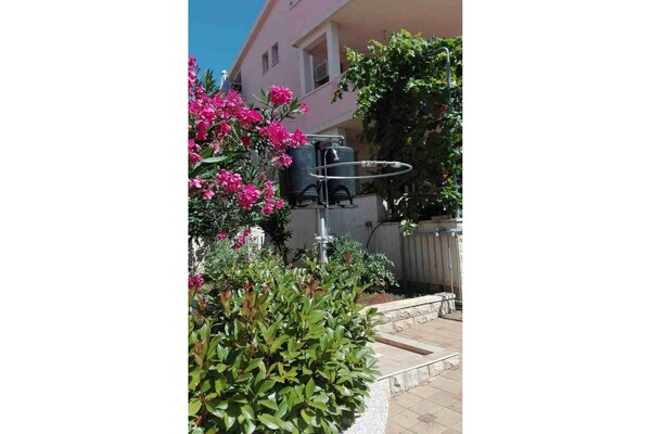 Foto van Appartement in Zaboric vlakbij het strand - Vakantiehuis in Žaborić - Outdoor