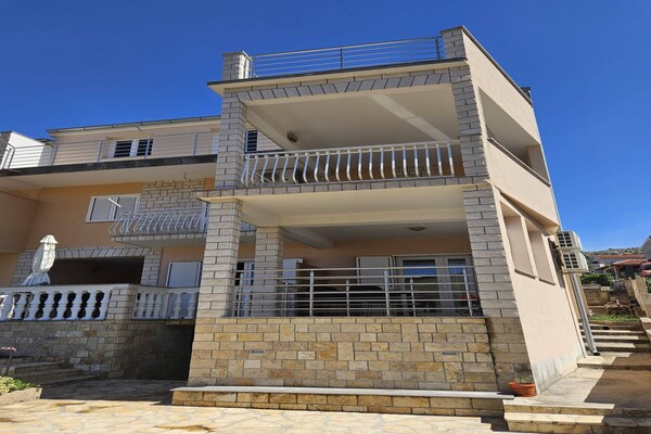 Foto van Gezellig studio-appartement in Grebaštica - Vakantiehuis in Grebaštica - Outdoor