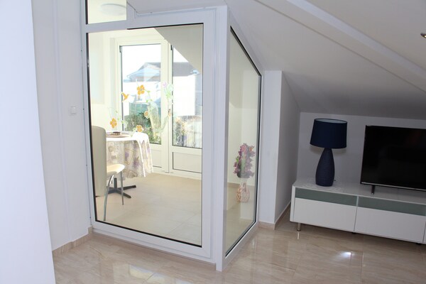 Foto van Apt vlakbij het prachtige strand van Malo Vitra - Vakantiehuis in Vodice - LivingRoom