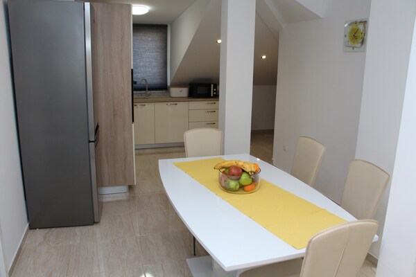 Foto van Apt vlakbij het prachtige strand van Malo Vitra - Vakantiehuis in Vodice - DiningRoom