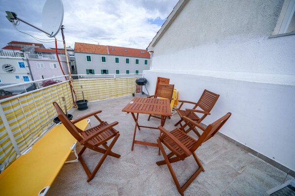 Foto van Studio in Vodice bij Male Vrulje Strand - Vakantiehuis in Vodice - TerraceBalcony