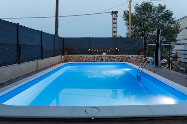 Foto van Vakantiehuis in Drniš met Zwembad & Etnoland - Vakantiehuis in Drnis - PoolOfHouse