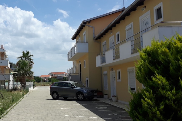 Foto van Appartement in Privlaka bij Zandstranden - Vakantiehuis in Privlaka - ExteriorSummer