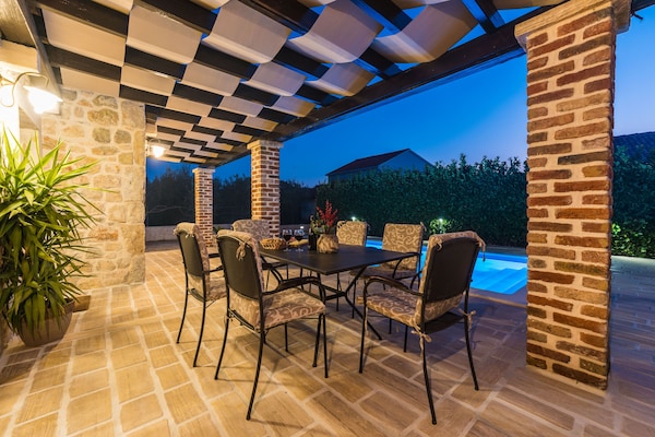 Foto van Vakantiehuis in Sukošan bij zee - Vakantiehuis in Sukosan - TerraceBalcony