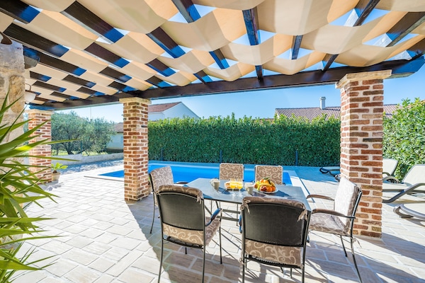 Foto van Vakantiehuis in Sukošan bij zee - Vakantiehuis in Sukosan - TerraceBalcony