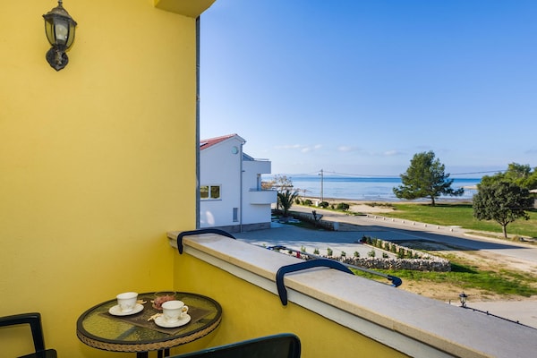 Foto van Beachfront apartment Mareo 5 - Vakantiehuis in Zaton - TerraceBalcony