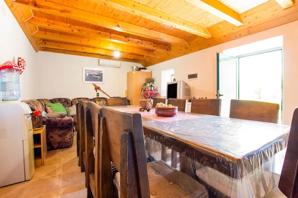 Foto van Vakantiehuis in Seline bij de Zee - Vakantiehuis in Seline - DiningRoom