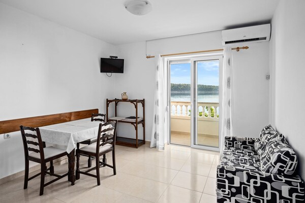 Foto van Kustcomfort met balkon - Vakantiehuis in Rab - Kitchen