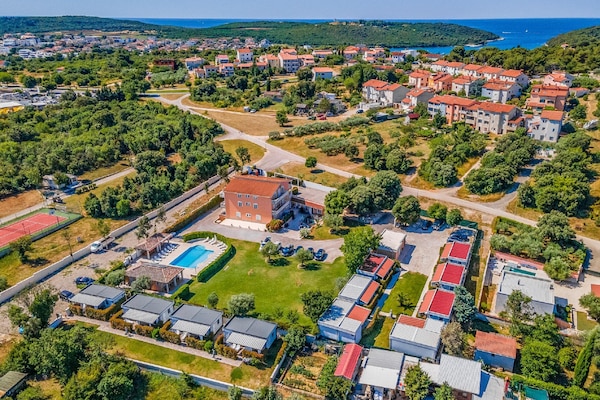 Foto van Appartement in Banjole met zwembad voor 4 personen - ExteriorSummer