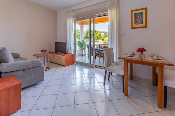 Foto van Banjole Beachside Fun Stay - Vakantiehuis in Banjole - LivingRoom