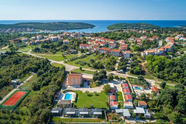 Foto van Stacaravan in Banjole met zwembad bij strand - Vakantiehuis in Banjole - AreaSummer1KM