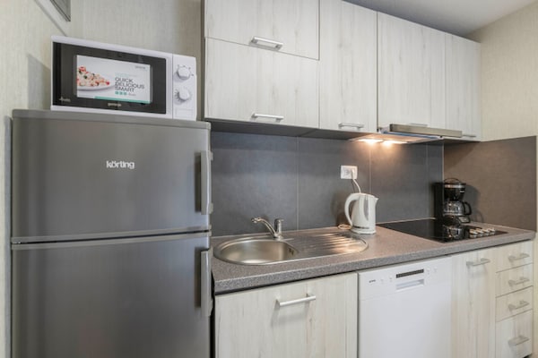 Foto van Stacaravan in Banjole met zwembad bij strand - Vakantiehuis in Banjole - Kitchen