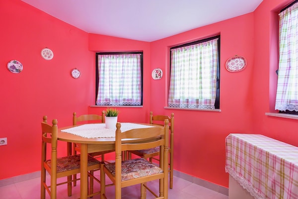 Foto van Appartement in Ližnjan met Zwembad - Vakantiehuis in Ližnjan - DiningRoom