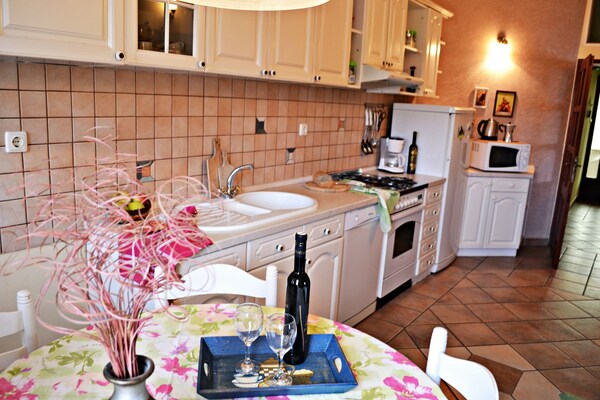 Foto van Appartement met privézwembad - Vakantiehuis in Stepcici - Kitchen