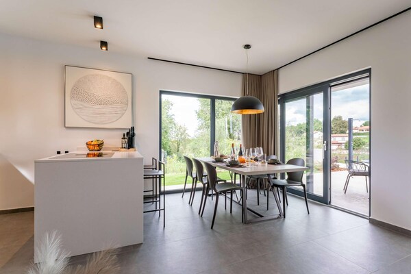 Foto van Boutique villa op de heuvel - Vakantiehuis in Vranje Selo - DiningRoom
