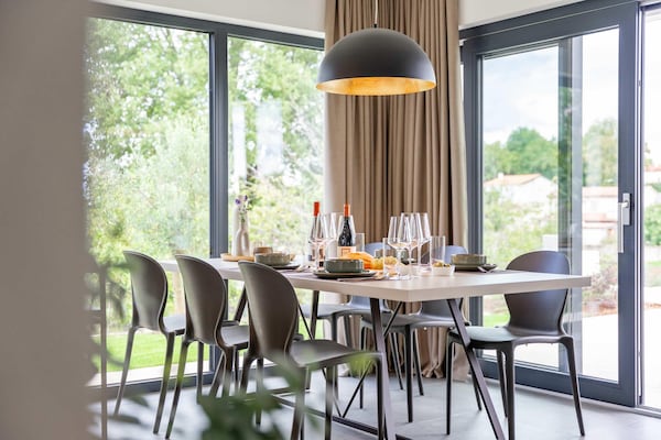 Foto van Boutique villa op de heuvel - Vakantiehuis in Vranje Selo - DiningRoom