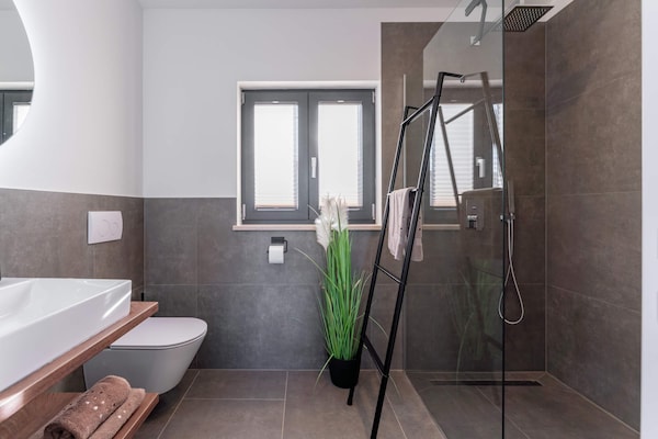 Foto van Boutique villa op de heuvel - Vakantiehuis in Vranje Selo - BathRoom