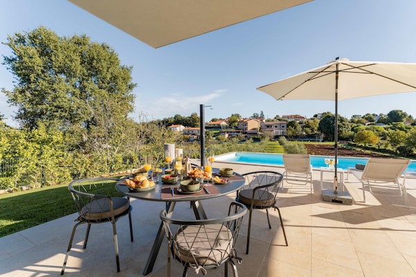Foto van Boutique villa op de heuvel - Vakantiehuis in Vranje Selo - TerraceBalcony