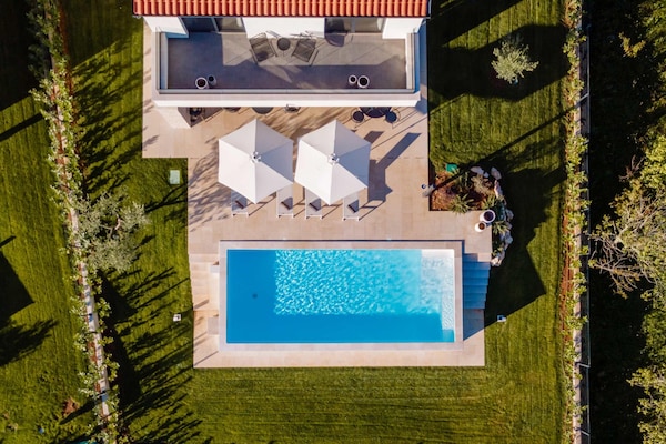 Foto van Boutique villa op de heuvel - Vakantiehuis in Vranje Selo - PoolOfHouse