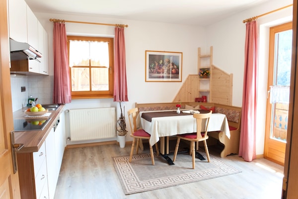 Foto van Boerderij in Funes Vallei met Dolomieten Uitzicht - Vakantiehuis in Villnöß - DiningRoom