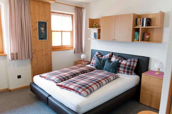 Foto van Boerderij in Funes Vallei met Dolomieten Uitzicht - Vakantiehuis in Villnöß - BedRoom