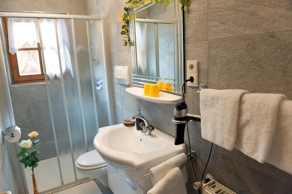 Foto van Boerderij in Funes Vallei met Dolomieten Uitzicht - Vakantiehuis in Villnöß - BathRoom