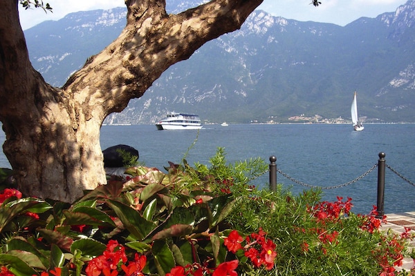 Foto van Appartement in Limone met balkon of terras - Vakantiehuis in Limone - WaterView