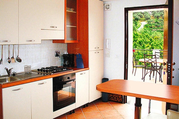 Foto van Appartement in Imperia met gemeenschappelijk zwembad - Kitchen