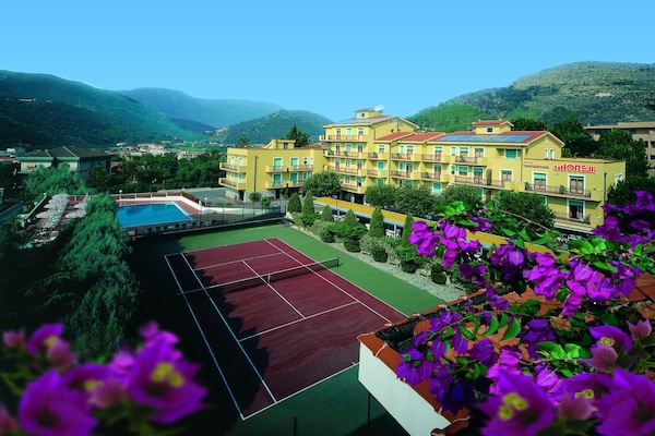 Foto van Appartement in Pietra Ligure met terras - Vakantiehuis in Pietra Ligure - ExteriorSummer