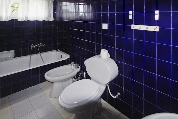 Foto van Vakantiehuis Costa Paradiso met Uitzicht - Vakantiehuis in Trinità d'Agultu e Vignola (OT) - BathRoom