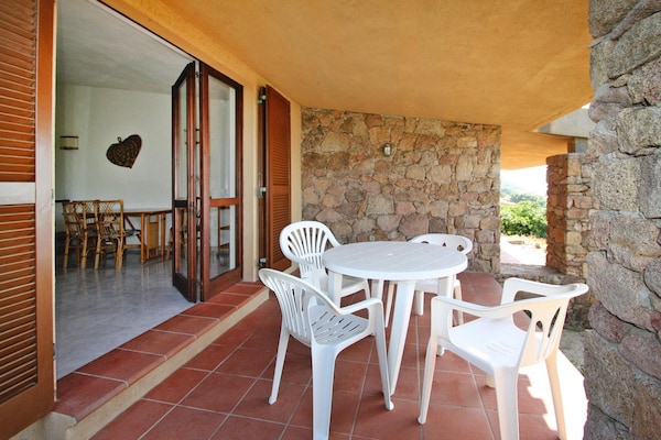 Foto van Vakantiehuis Costa Paradiso met Uitzicht - Vakantiehuis in Trinità d'Agultu e Vignola (OT) - terrace