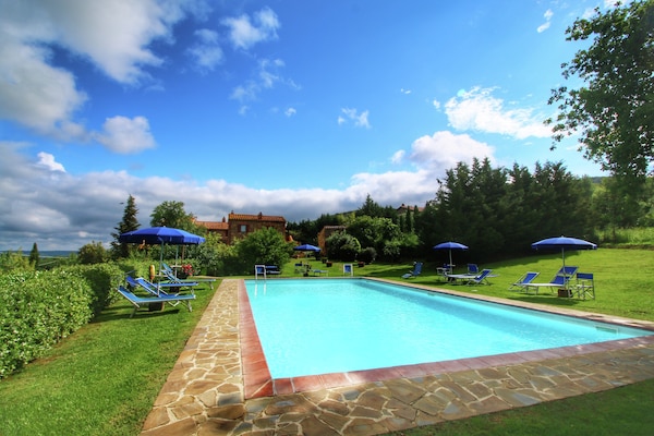 Foto van Schilderachtige Toscaanse boerderij - Vakantiehuis in Castiglione D'orcia - PoolOfHouse