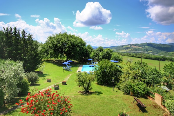 Foto van Schilderachtige Toscaanse boerderij - Vakantiehuis in Castiglione D'orcia - GardenSummer