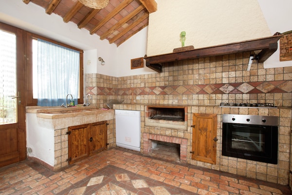 Foto van Schilderachtige Toscaanse boerderij - Vakantiehuis in Castiglione D'orcia - Kitchen