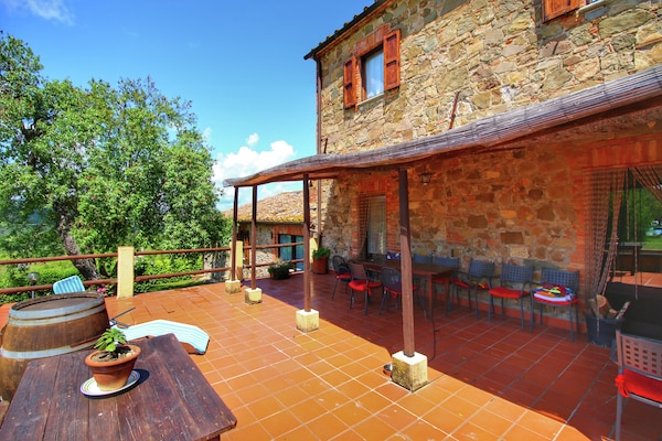 Foto van Schilderachtige Toscaanse boerderij - Vakantiehuis in Castiglione D'orcia - TerraceBalcony