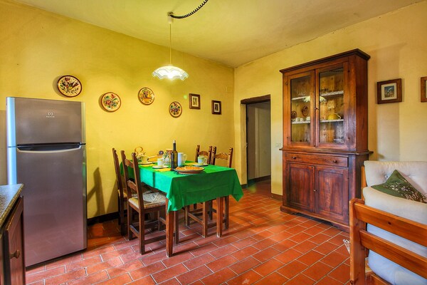 Foto van Boerderij in Umbrië nabij Palazzo Bourbon - Vakantiehuis in Monte s. Maria Tiberina - DiningRoom