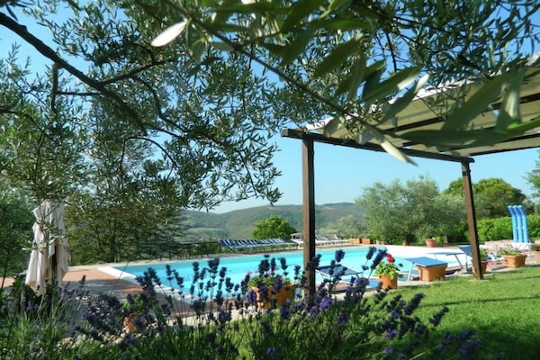 Foto van Boerderij in Umbrië nabij Palazzo Bourbon - Vakantiehuis in Monte s. Maria Tiberina - PoolOfHouse