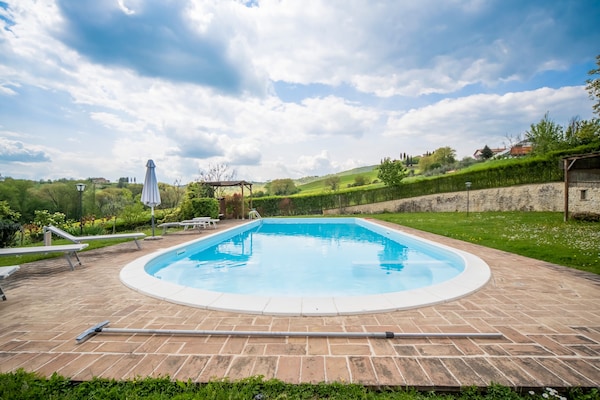 Foto van Boerderij in Città di Castello met zwembad - Vakantiehuis in Città di Castello - PoolOfHouse
