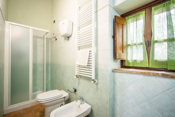 Foto van Boerderij in Città di Castello met zwembad - Vakantiehuis in Città di Castello - BathRoom