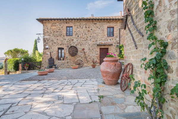 Foto van Villa Belle Vue: een charme - Vakantiehuis in Montalcino - ExteriorSummer