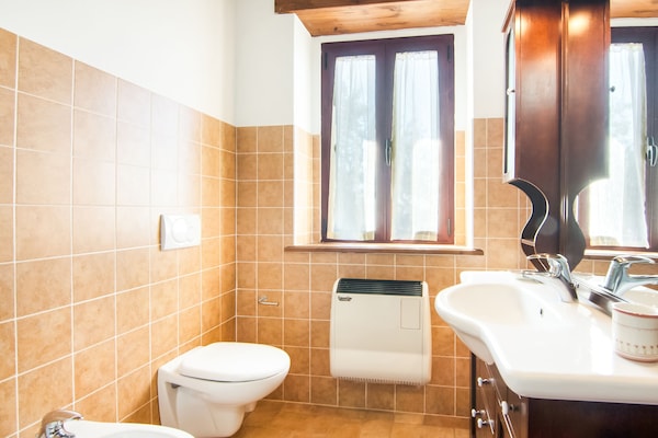 Foto van Boerderij in Marche met uitzicht - Vakantiehuis in Apecchio - BathRoom