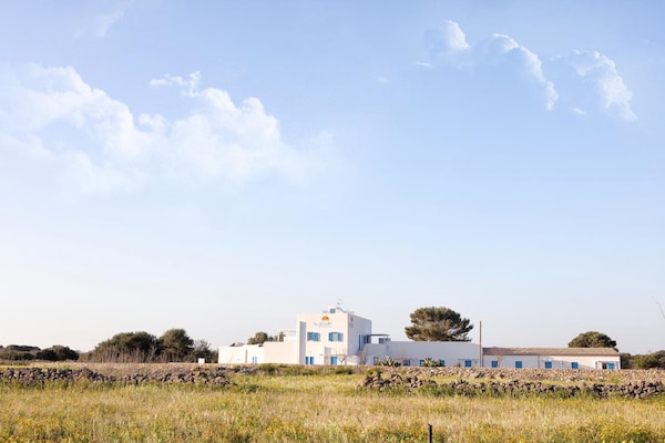 Foto van Vakantiehuis in Favignana bij strand - Vakantiehuis in Favignana - ExteriorSummer