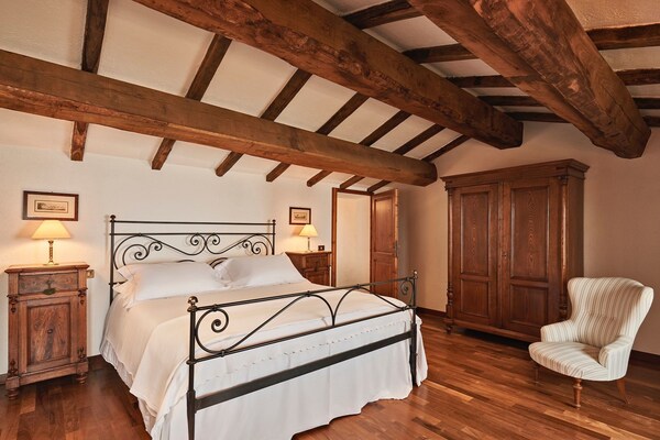 Foto van Charmant Huis in Umbrië met Zwembad en Tuin - Vakantiehuis in Montecastelli, Umbertide - BedRoom