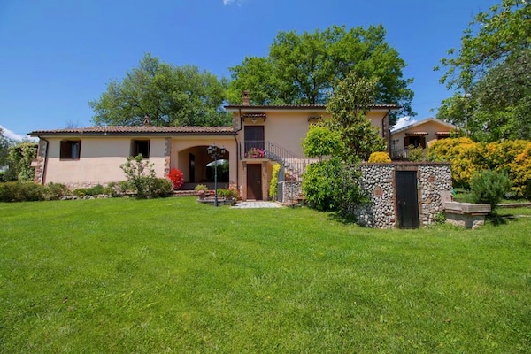Foto van Romantische schuilplaats in Lazio - Vakantiehuis in Selci - ExteriorSummer