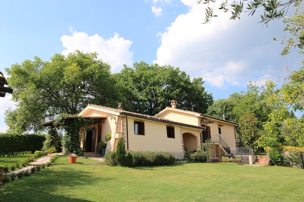 Foto van Romantische schuilplaats in Lazio - Vakantiehuis in Selci - ExteriorSummer