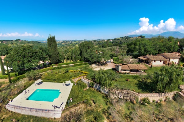 Foto van Romantische schuilplaats in Lazio - Vakantiehuis in Selci - ExteriorSummer